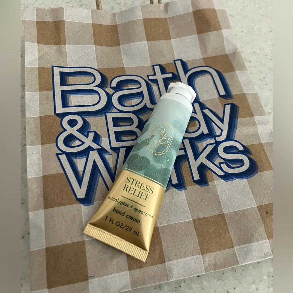 Bath & Body Works STRESS RELIEF Eucalyptus Spearmint Hand Cream - 1 oz
